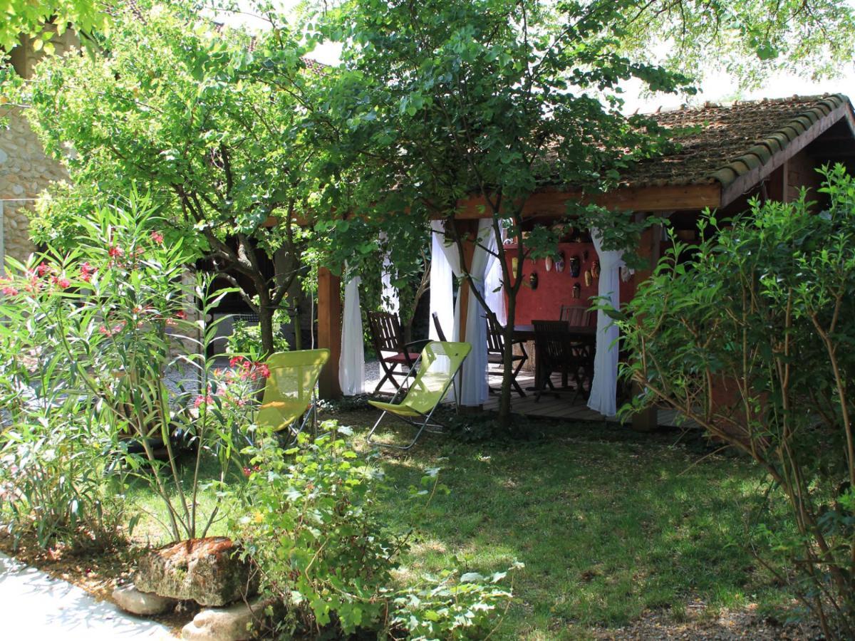 Les Pascals Bed & Breakfast Saint-Paul-les-Romans Exterior photo