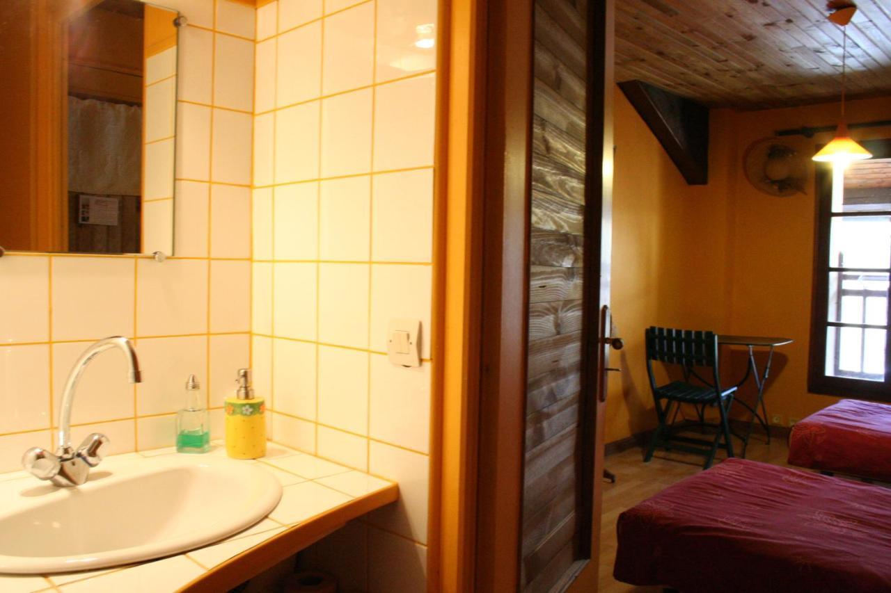Les Pascals Bed & Breakfast Saint-Paul-les-Romans Exterior photo